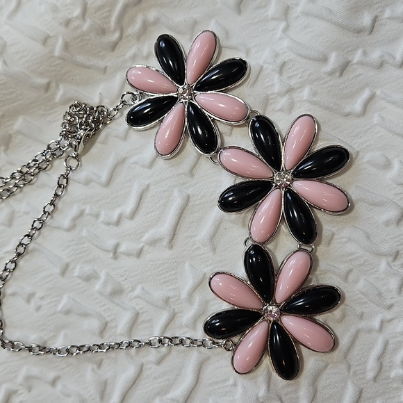 Necklace Pink/ Black flower with rhinestones - Picture 6 of 8